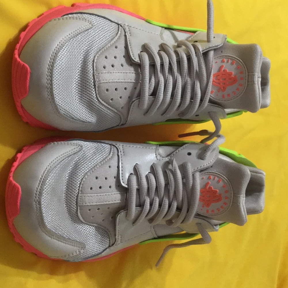 Nike Air Huaraches in Neon Pink and Green